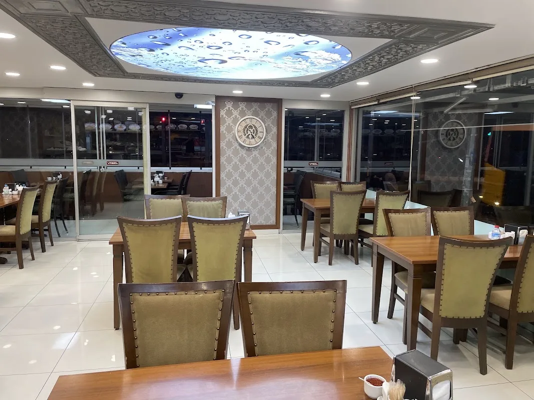 Vanel Cafe & Restaurant