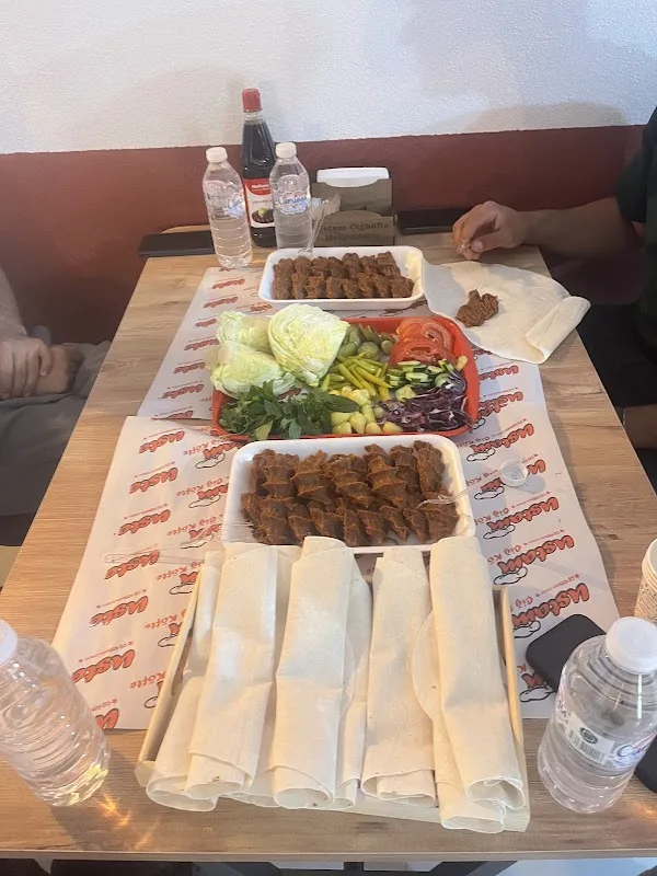 Kahta Ustam Çiğköfte Üniversite Şubesi