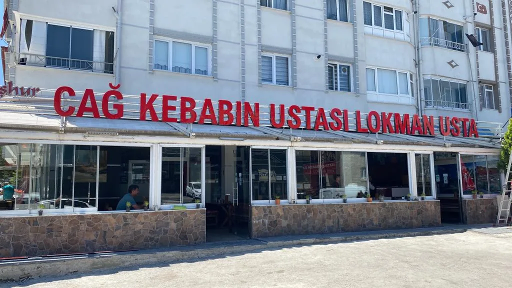 CAĞ KEBABIN USTASI LOKMAN USTA