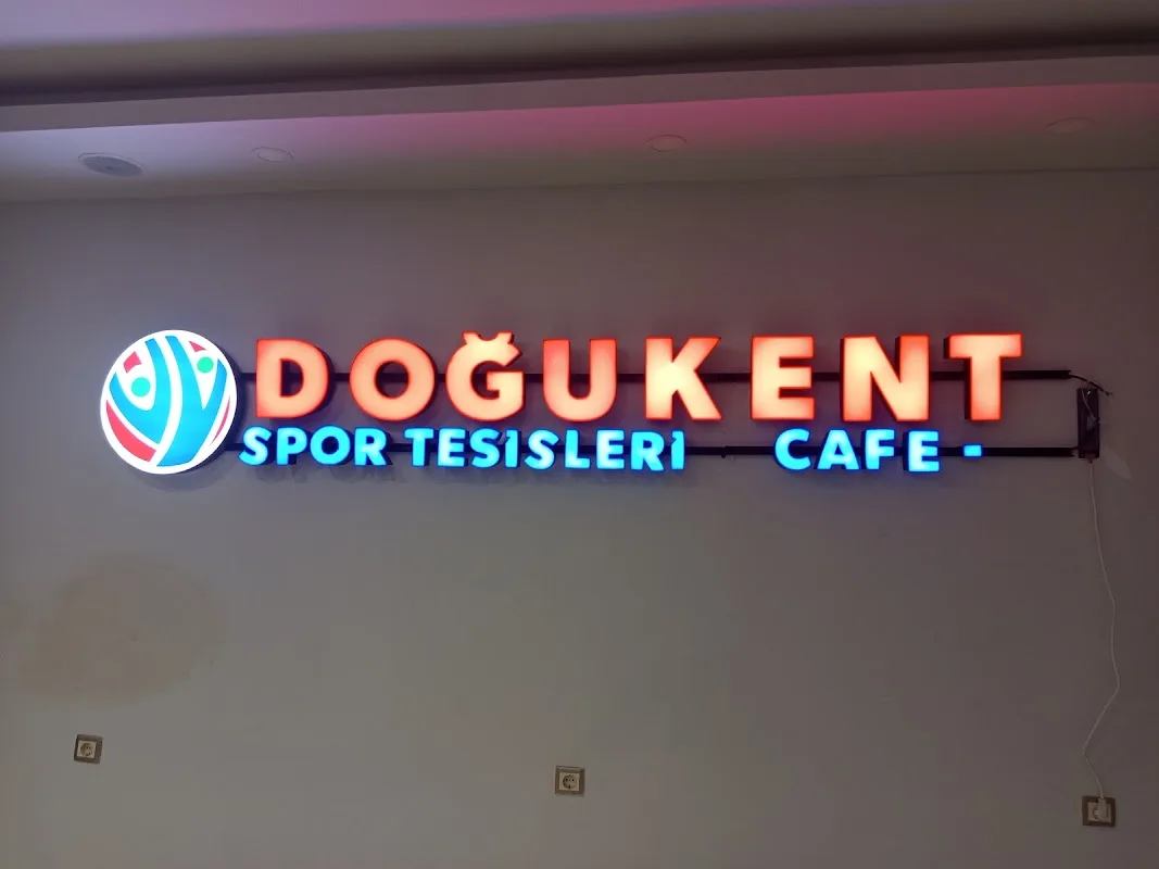 Kahta Doğukent halı saha