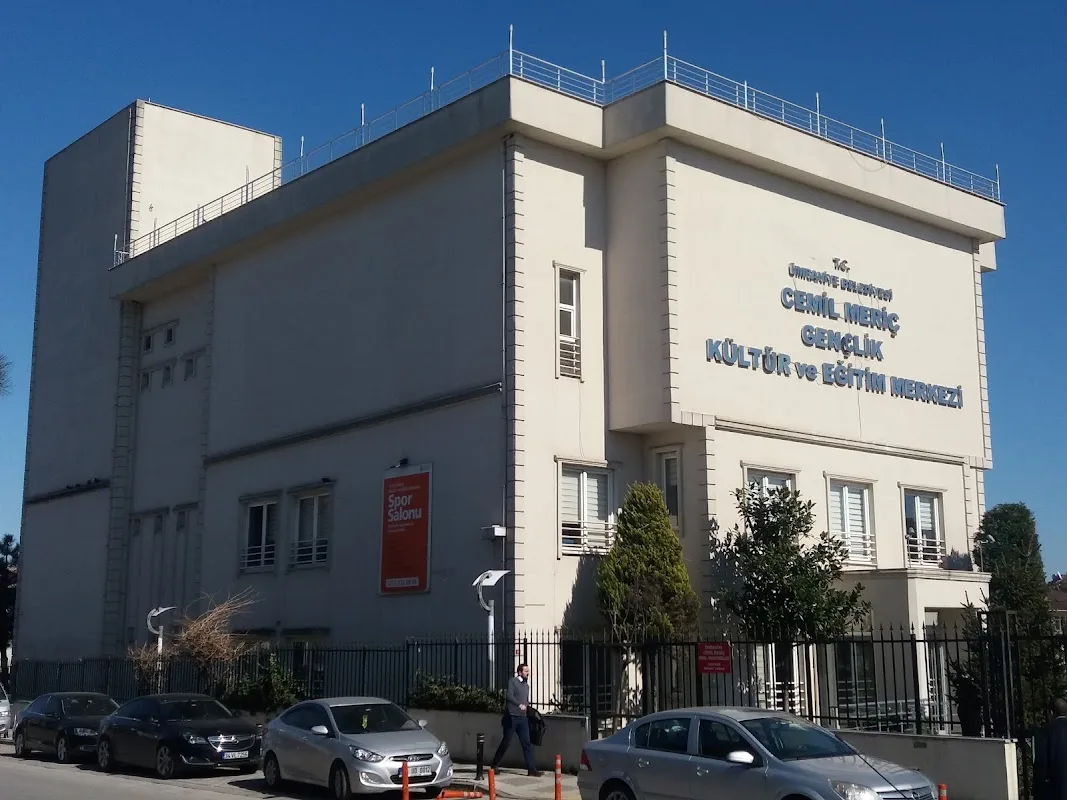 Ümraniye Belediyesi Cemil Meriç Gençlik, Kültür ve Eğitim Merkezi