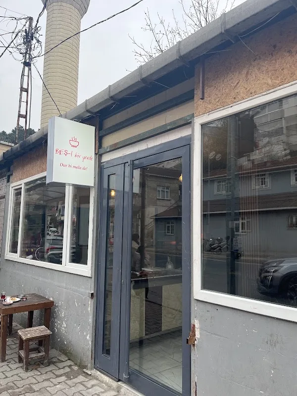 BEŞ-İ bir yerde Kafe ve Restaurant