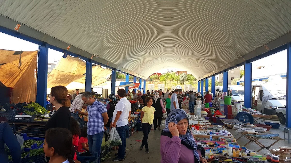 Açık Pazar Alanı