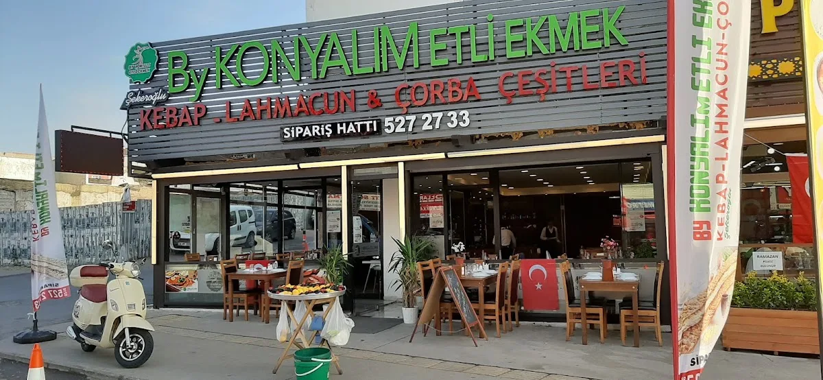 BY KONYALIM ETLİ EKMEK KEBAP LAHMACUN