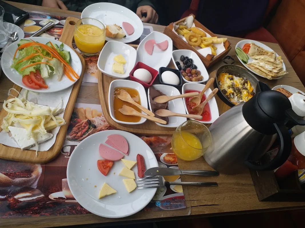 Kahveci Anadolu Cafe Bistro Simit