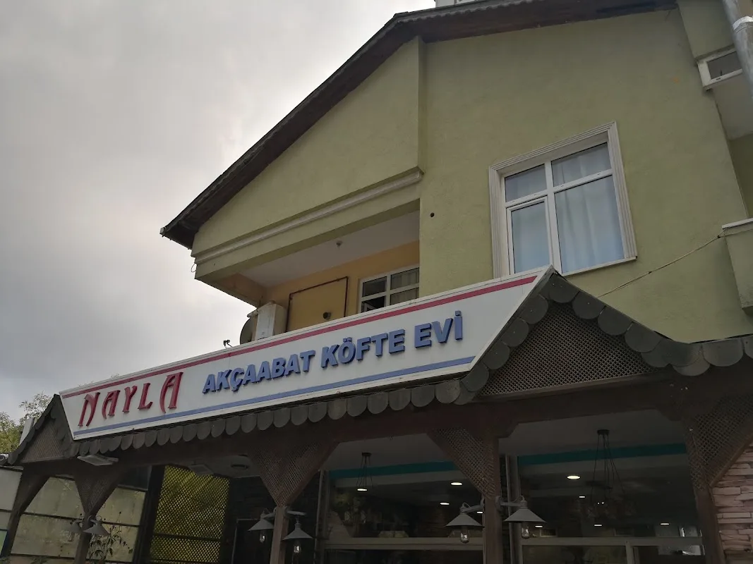 Nayla Akçaabat Köfte Evi