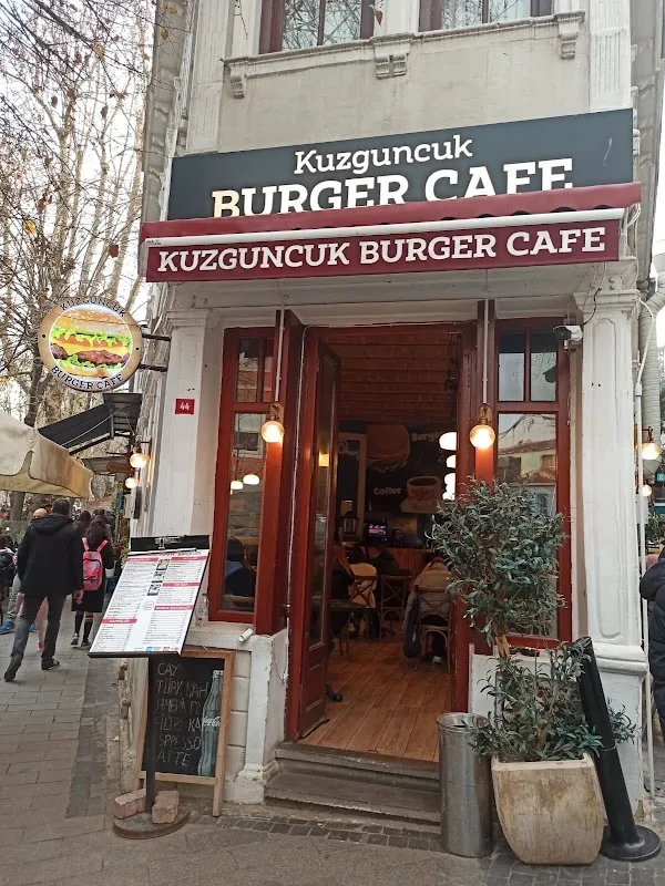 Kuzguncuk Burger Cafe