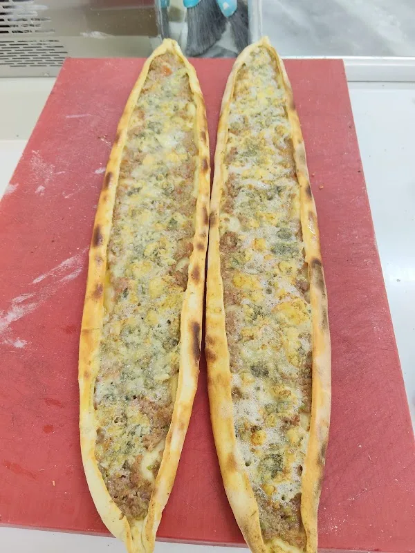 Usta pide lahmacun