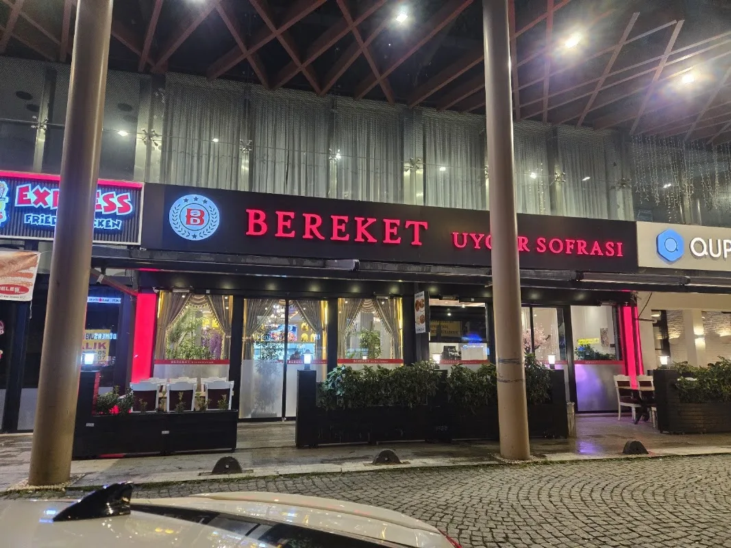 Bereket Uygur Sofrası
