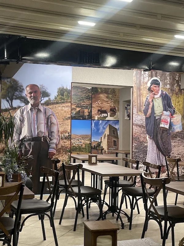 Barman cafe kahvaltı nargile ve oyun salonu