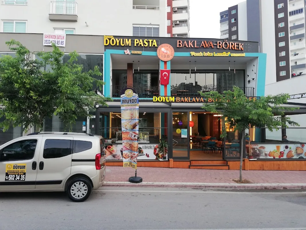 İstanbul Doyum Börek Pasta Cafe 100. Yıl Şube