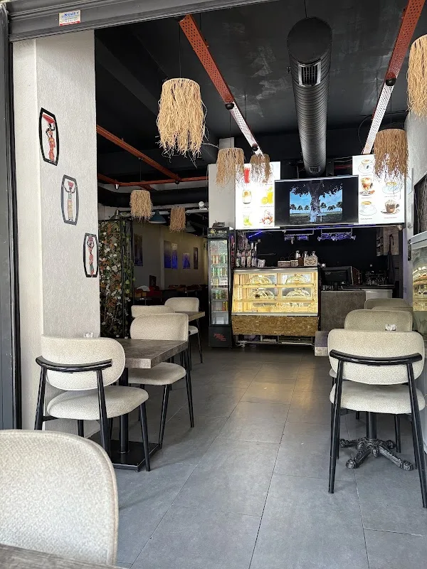 KUYTU CAFE