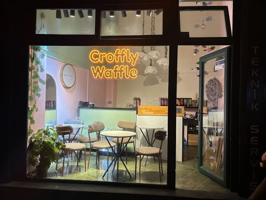 Croffly Waffle & Coffee