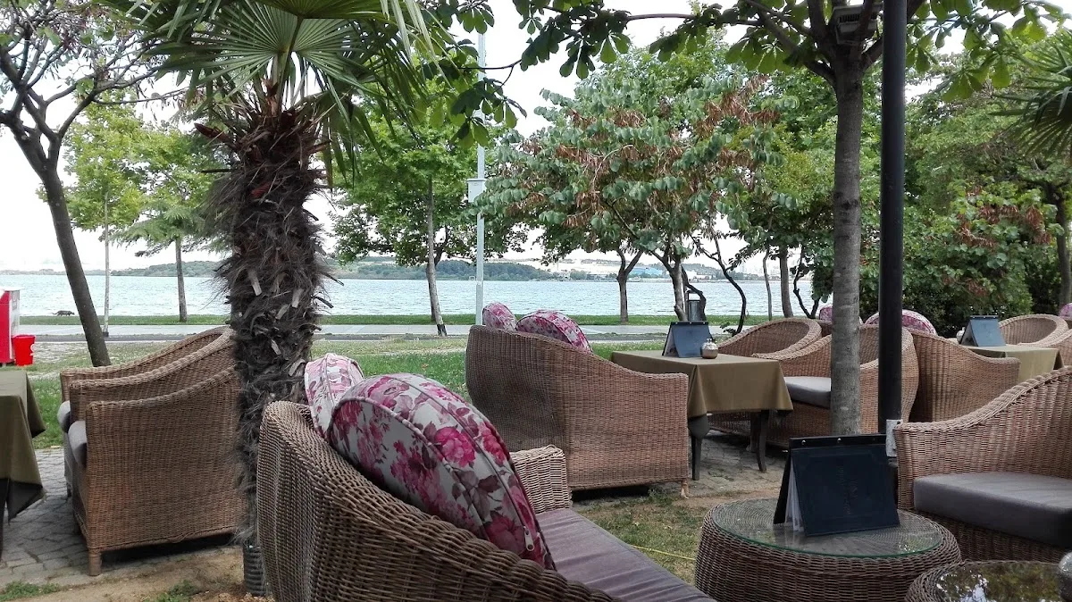 Effendi Cafe