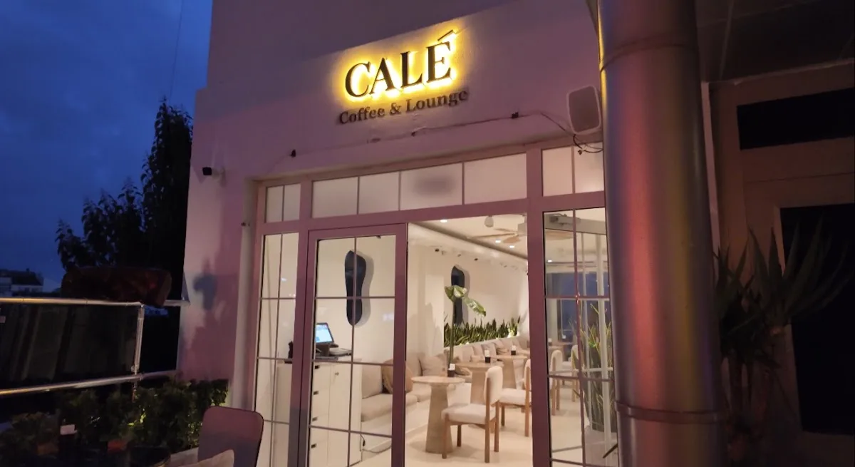 CALE COFFEE & LOUNGE