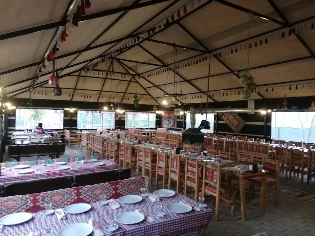 Saklı Bahçe | Edirne Kahvaltı | Paçanga Böreği | Menemen | Yöresel Lezzetler | Havuz | Şelale | Hobbit Evi