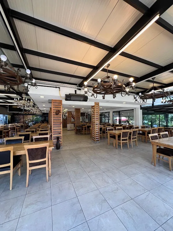 Serkanlar cağ kebap ve steakhouse restoran kahvaltı salonu