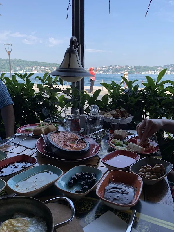 Kanlıca Sahil Balıkçısı | KANLICA BALIKÇISI