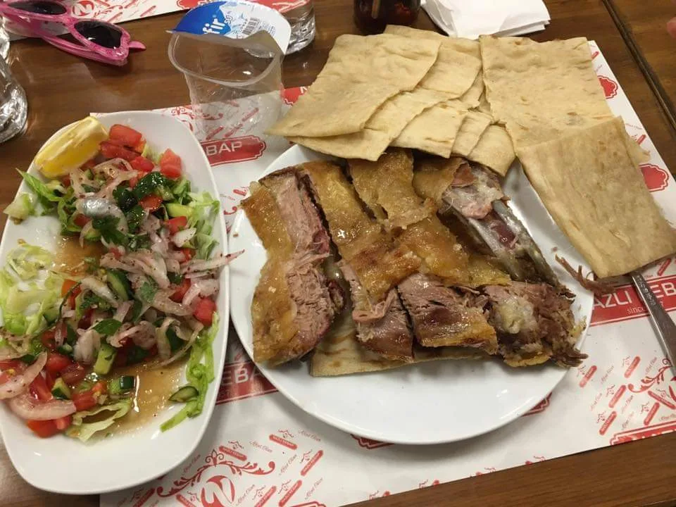 Nazlı Pide Kebap Salonu
