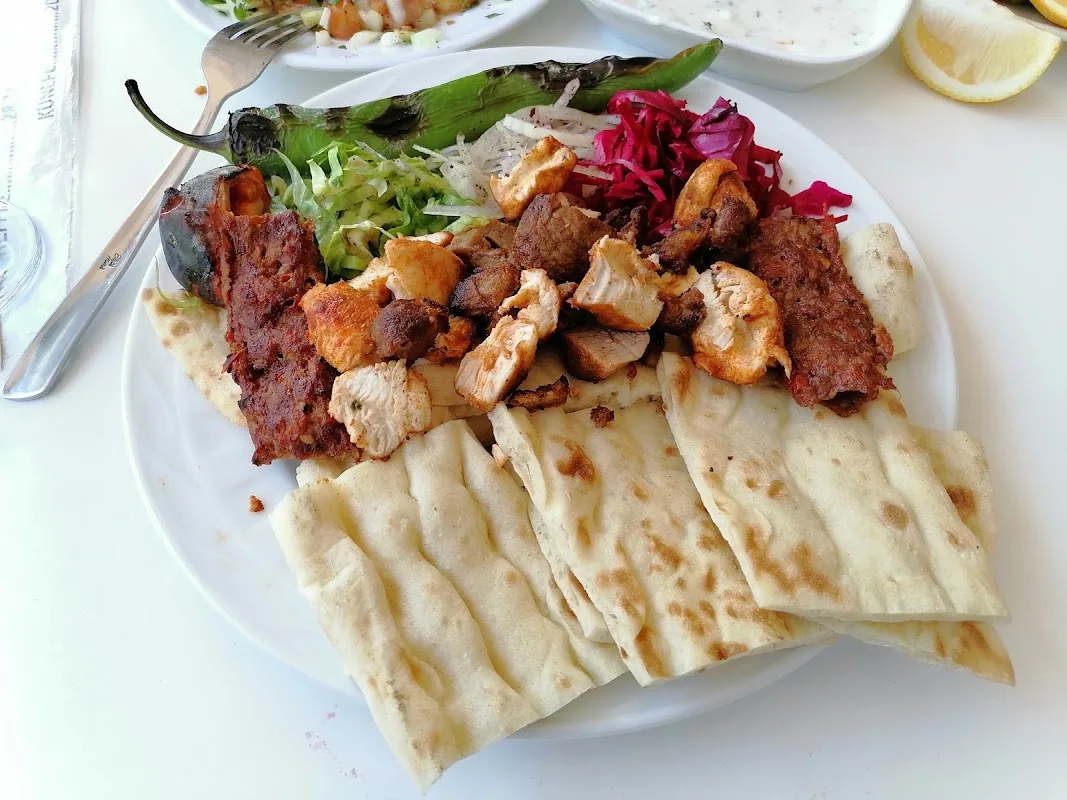 Mevlana Etli Ekmek, Kebap ve Pizza Salonu