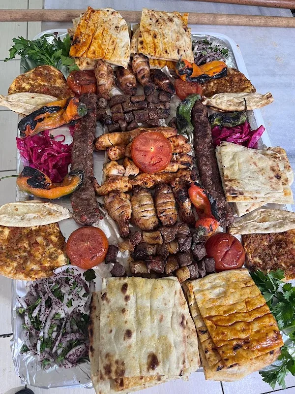Arzum Lahmacun ve Kebap Salonu