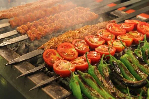 Çınaraltı kebap salonu adana işi