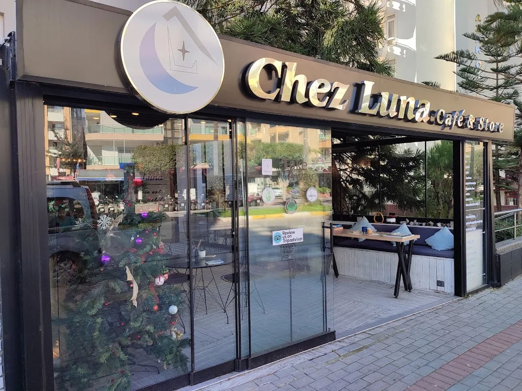 Chez Luna Cafe & Store