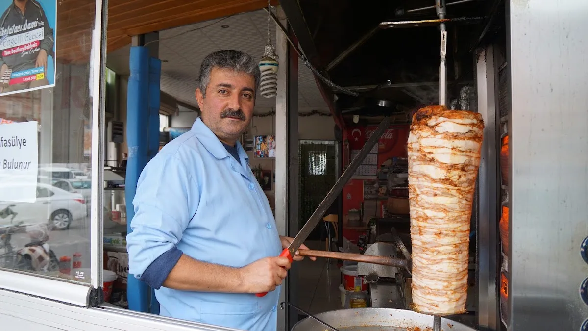 Köşem Piliç Şarküteri Ve Tavukçuluk