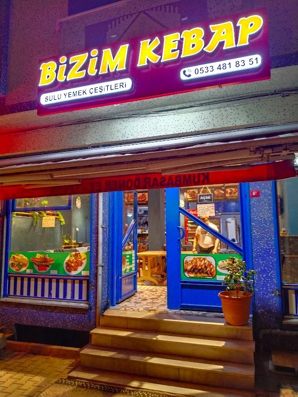 Bizim kebap ve kanat solonu