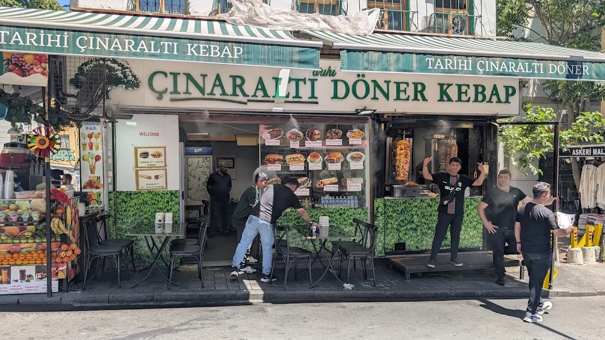 Tarihi Çınaraltı Döner Kebap