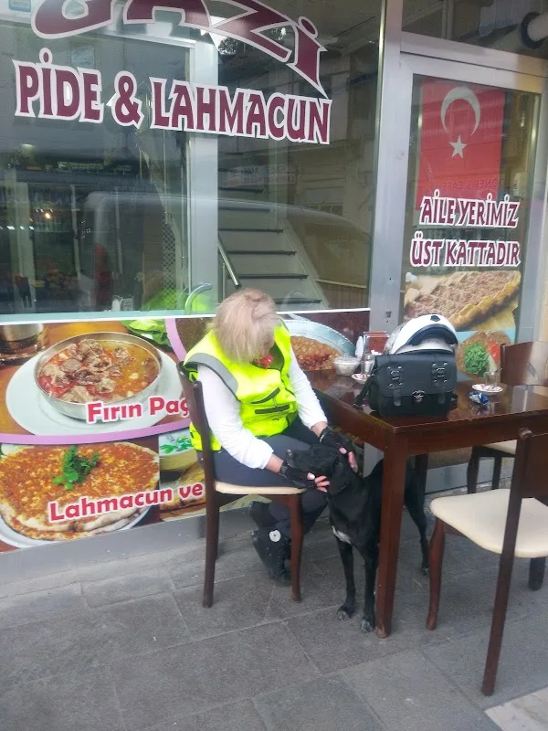Gazi Pide & Lahmacun