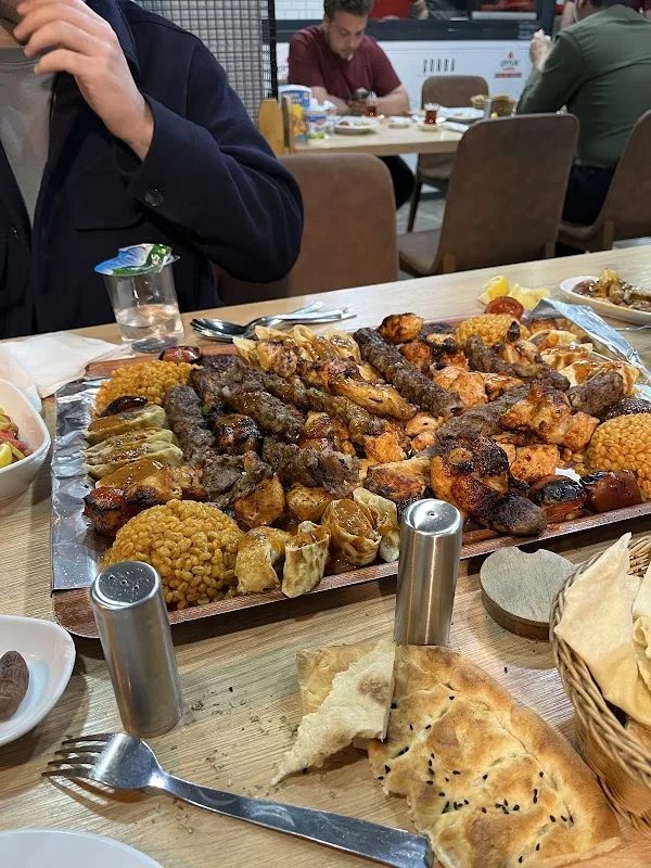 ÖZ ŞİRVAN KEBAP-LAHMACUN-DÖNER