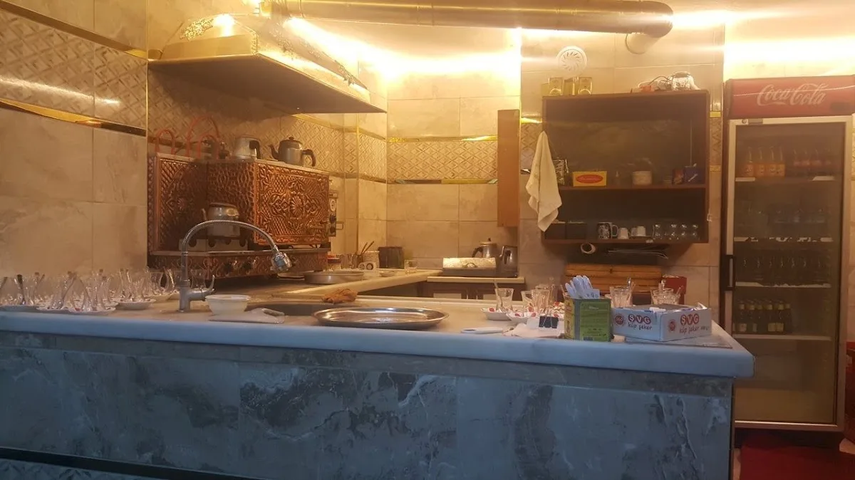 Sağlamlar Kıraathanesi