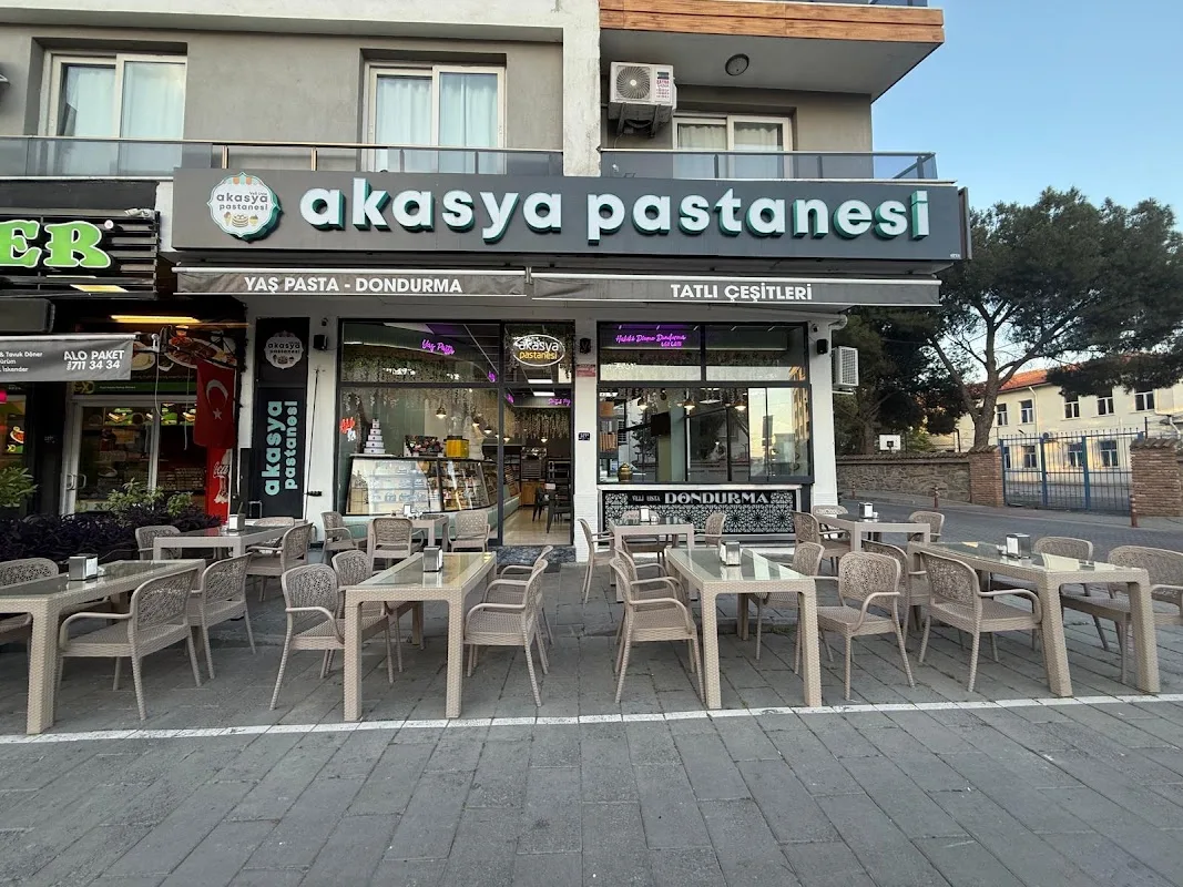 Akasya Pastanesi