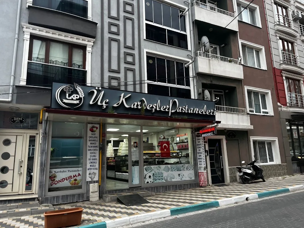 Üç Kardeşler Pastanesi