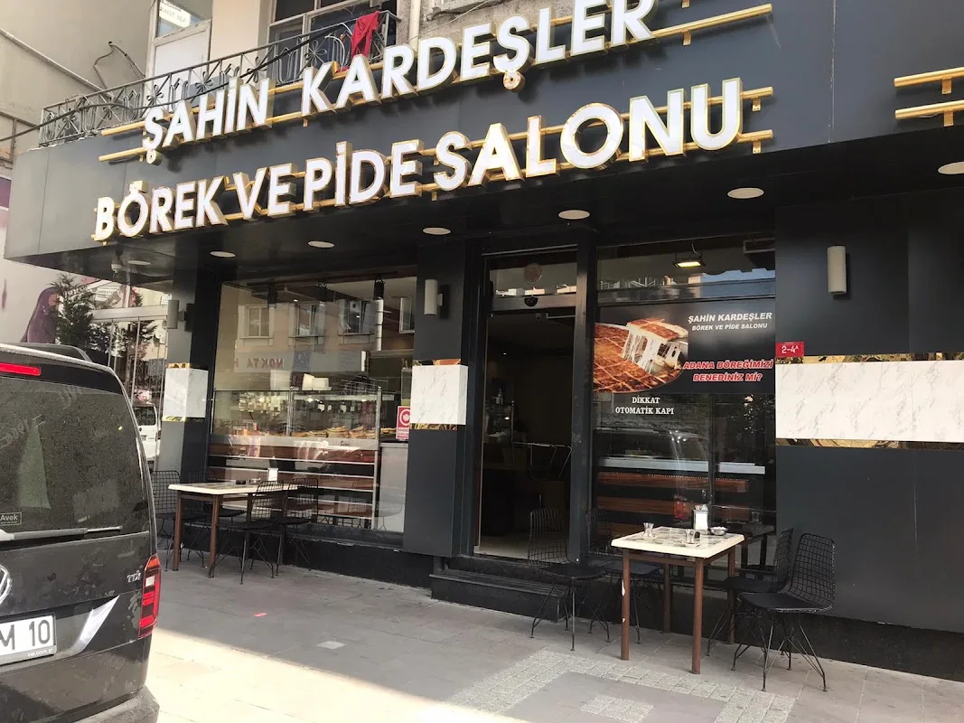 Şahin Kardeşler Börek & Pide Salonu
