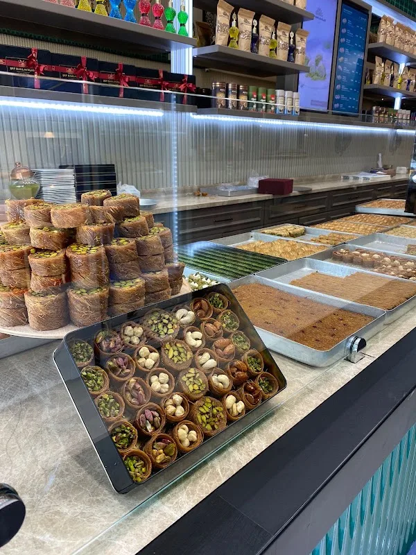 ŞEF BAKLAVALARI MAHMUTBEY ( Baklava, Künefe , Katmer ,Sütlü Tatlı )