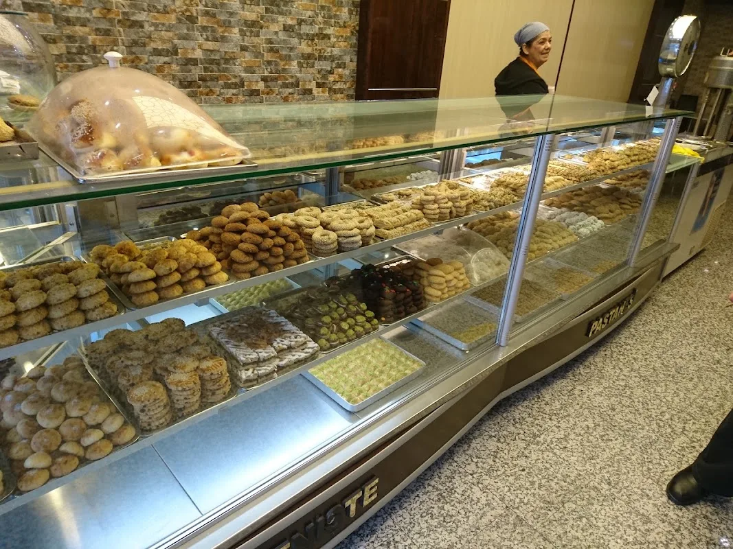 Enişte Pastanesi