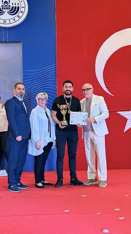 Kuaför Osman Kürkçü