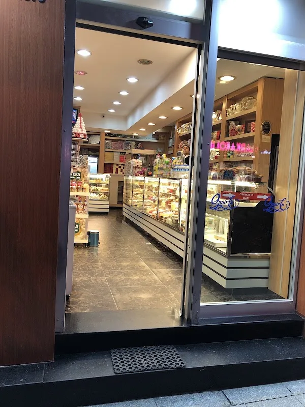 Ömürlü Pastanesi