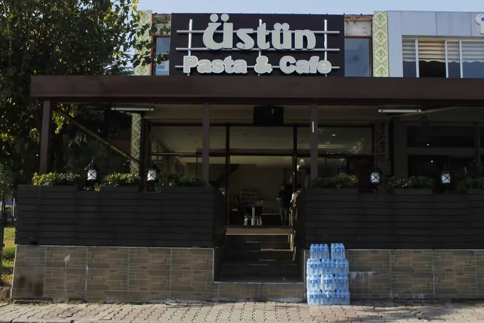 Üstün Pasta Cafe