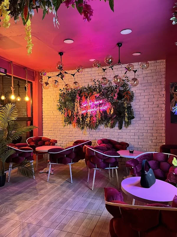 Qugga Cafe Pastane Restorant