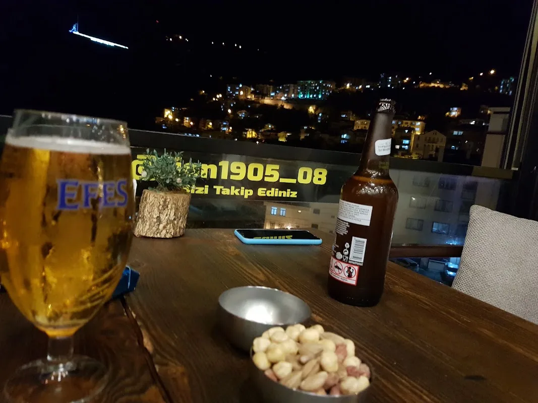 LION CAFE BAR