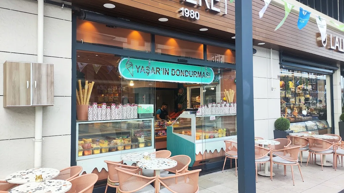 Bereket Pastanesi & Yaşar'ın Dondurması Rize Şubesi