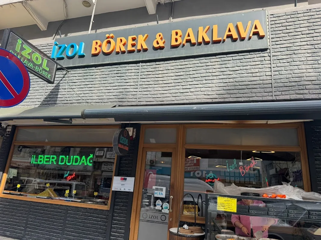İzol Börek