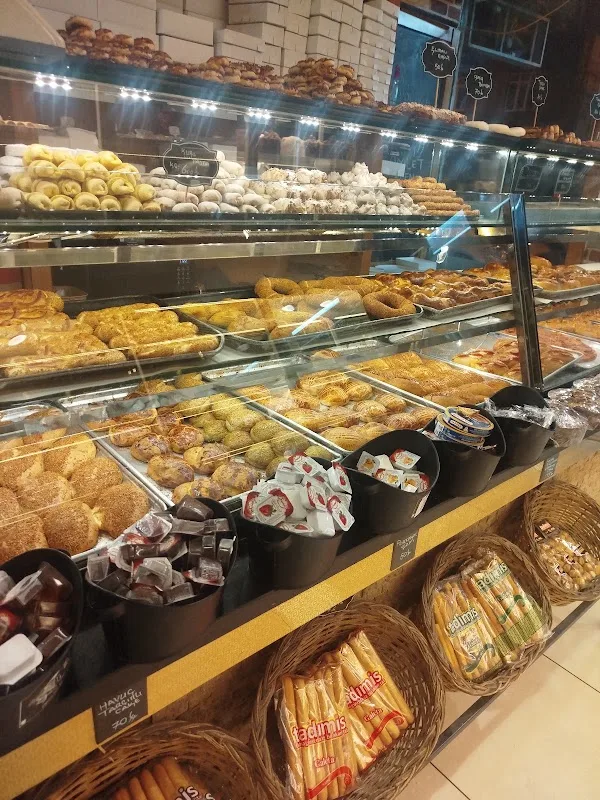 Sancaktar Taş Fırın Cafe Pastanesi