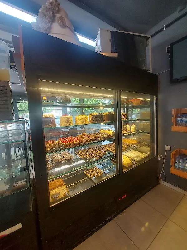 Özlü Pastanesi
