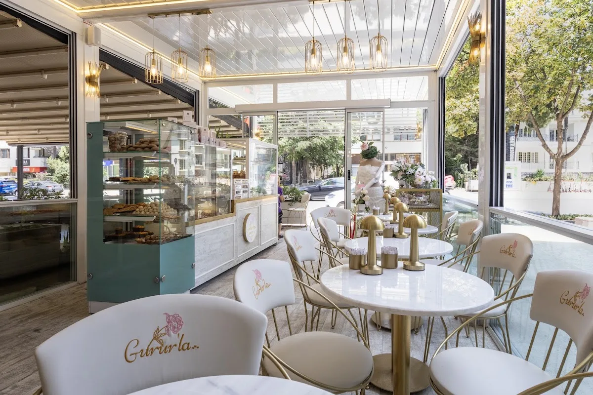 Gurur'la Luxcafe & Patisserie