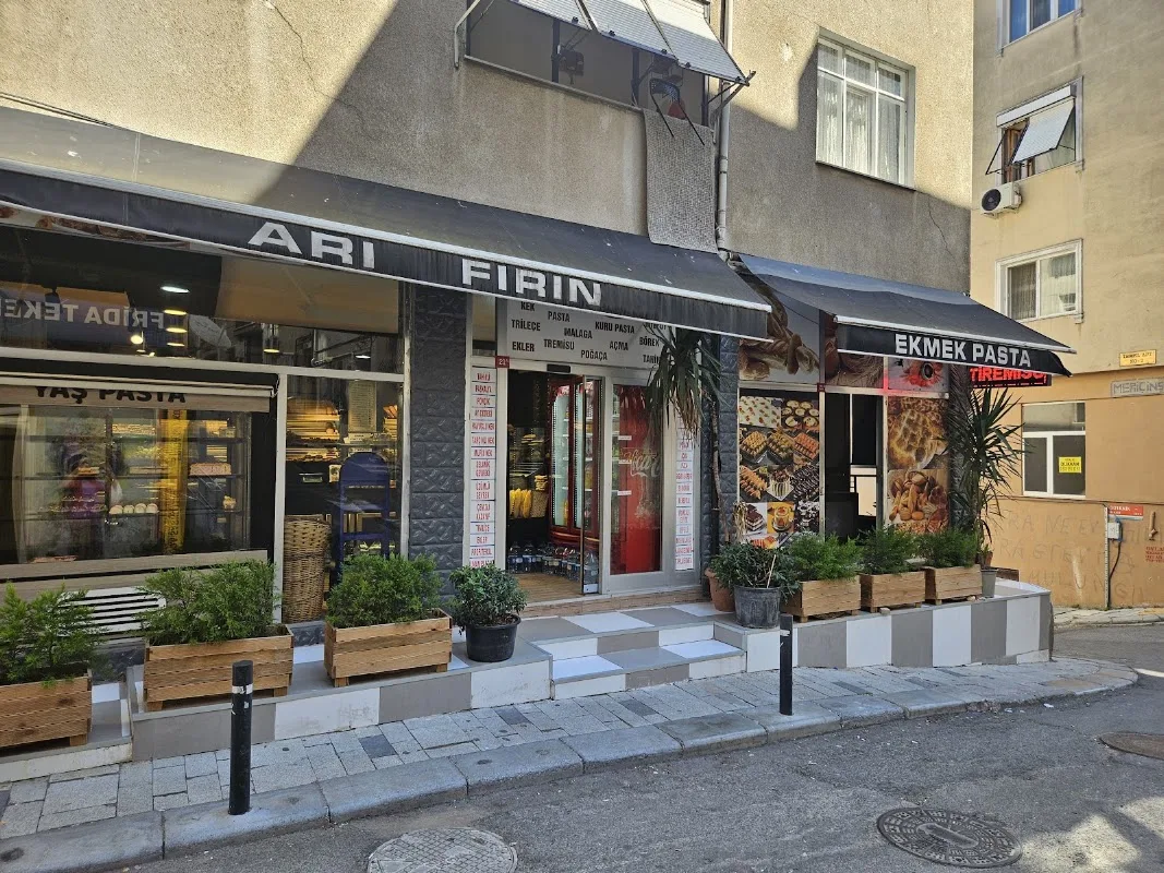 Ekmek Pasta Tatli Ari Firin