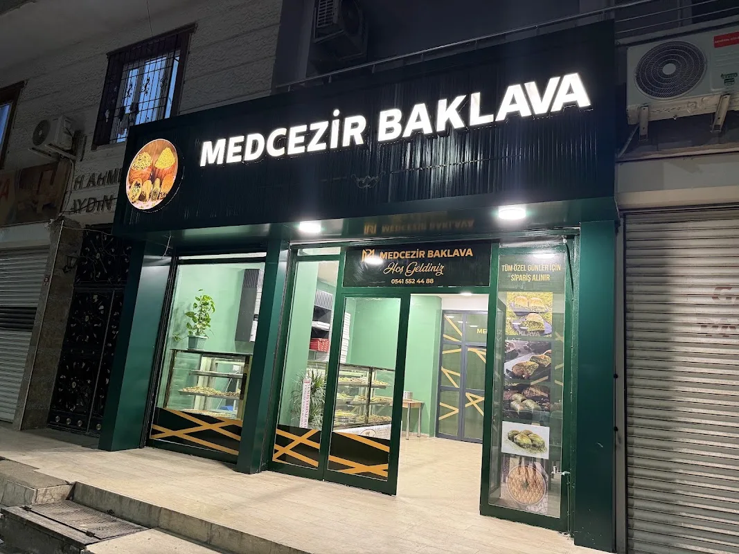 Med Cizîr Pastanesi